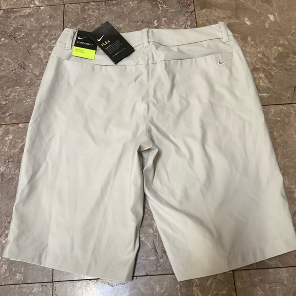 Nike Flex Dry Fit Women Golf Shorts Sz 4 - Picture 5 of 7